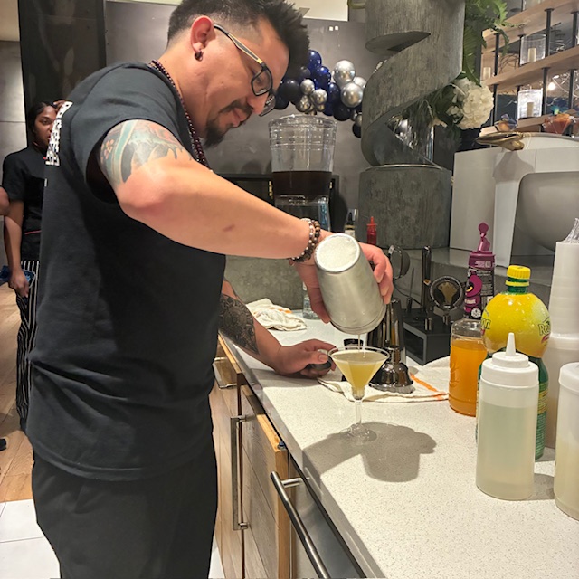 Professional event bartending and mixology